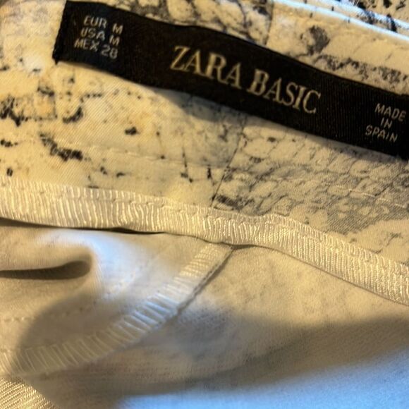 Zara, black and white snakeskin print tapered pants, M! - Picture 7 of 9